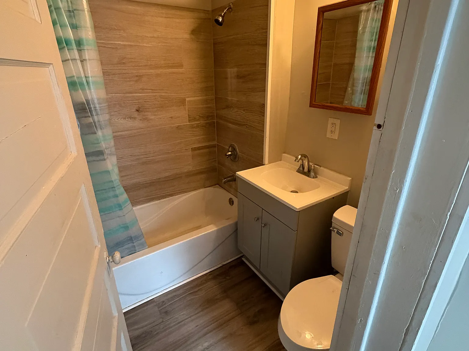 3 bed, $1,350 — Photo 2