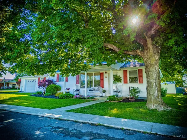 128 Grove St, Peebles, OH 45660