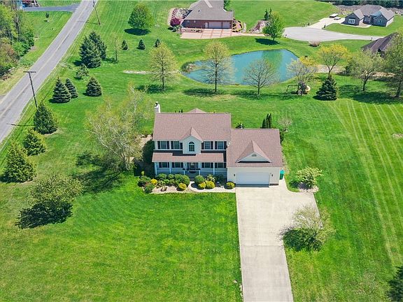 3rd image of 16544 Davis Dr