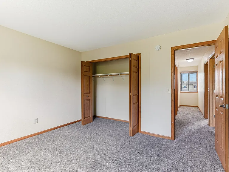 Victoria Townhomes — Photo 16