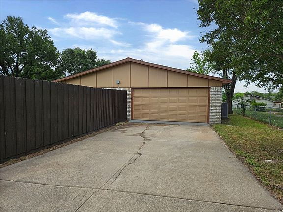 2nd image of 3717 Red Oak Dr