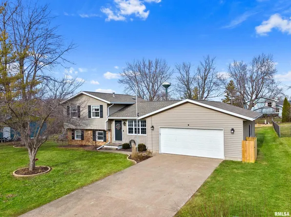 204 Dennis Dr, Eureka, IL 61530