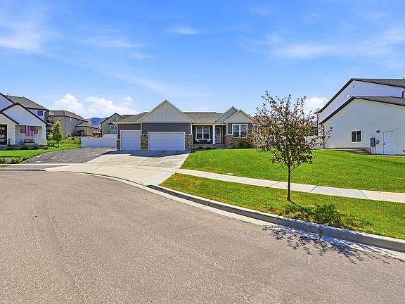 2nd image of 3641 S Hiawatha Cir
