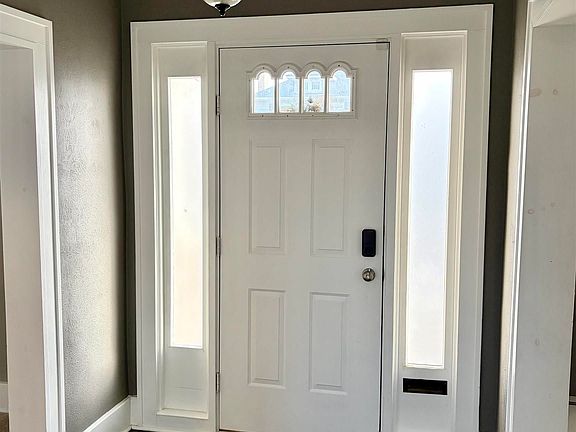 3rd image of 135 W Hanssler Pl