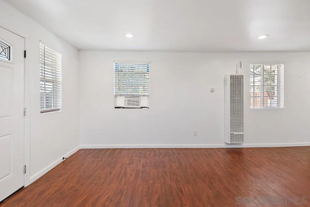 2 bed, 700 sqft, $2,285 — Photo 4