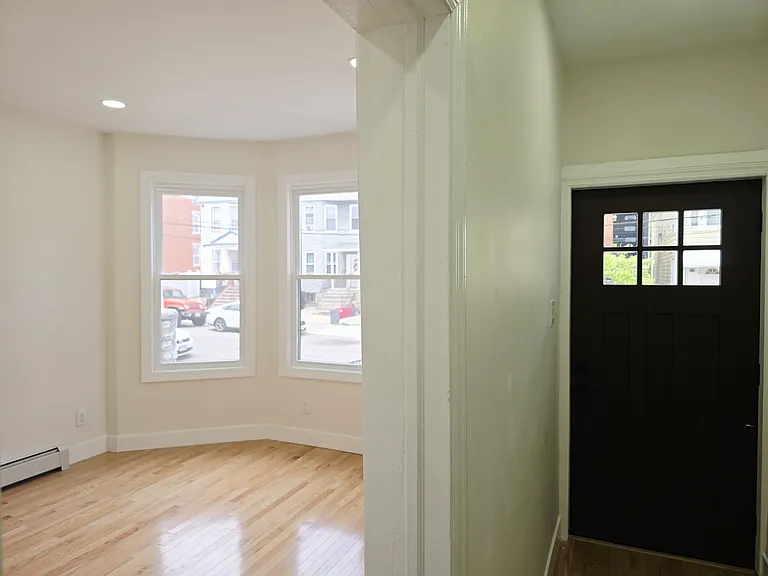 15 Dwight St — Photo 2