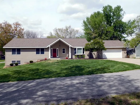 820 Lincoln St, Baldwin City, KS 66006