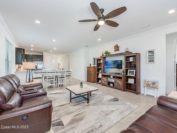 4th image of 9624 Alister Dr