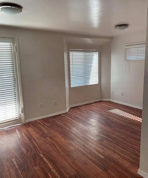 1420 Brookes Ave — Photo 5