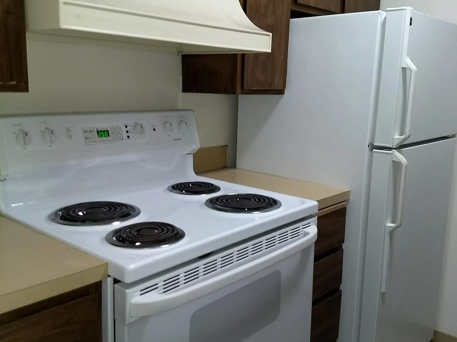 2 bed, 1.5 bath, 750 sqft, $1,850 — Photo 2