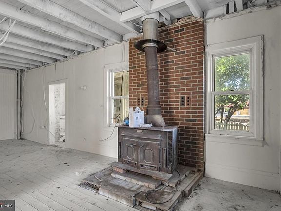 3rd image of 10390 Raccoon Valley Rd