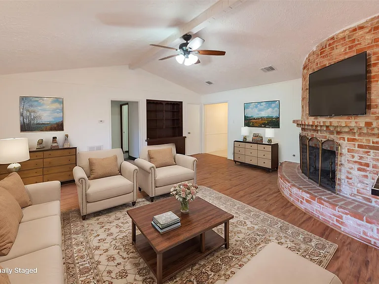 8826 Roos Rd — Photo 5