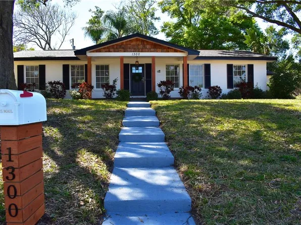 1300 Highfield Dr, Clearwater, FL 33764