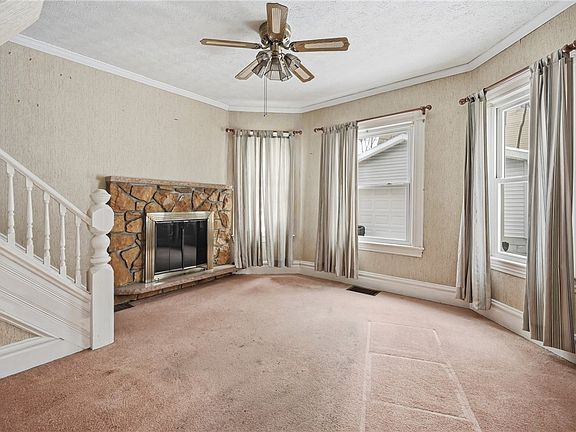 3rd image of 29 E Ridge Ave
