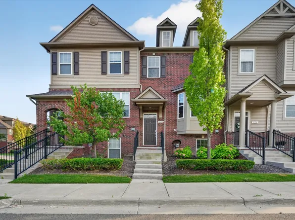 330 Glenhurst Blvd, Rochester, MI