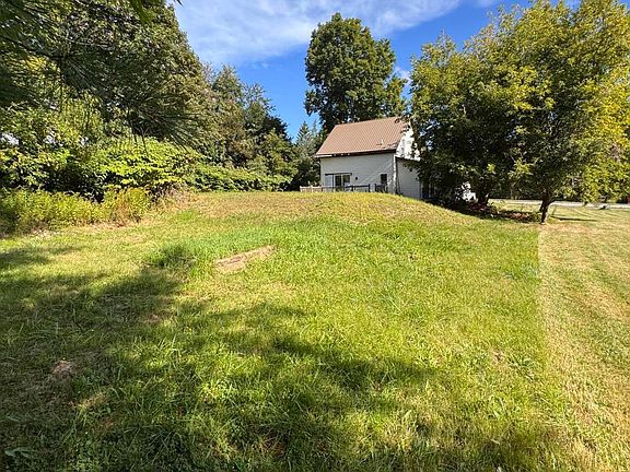 18th image of 1399 Main Road