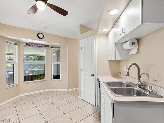 4th image of 18045 Phlox Dr