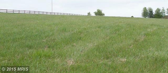 Gently rolling 3 acre building lot!