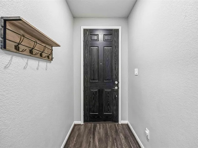 20810 Cullen Ranch Rd — Photo 4