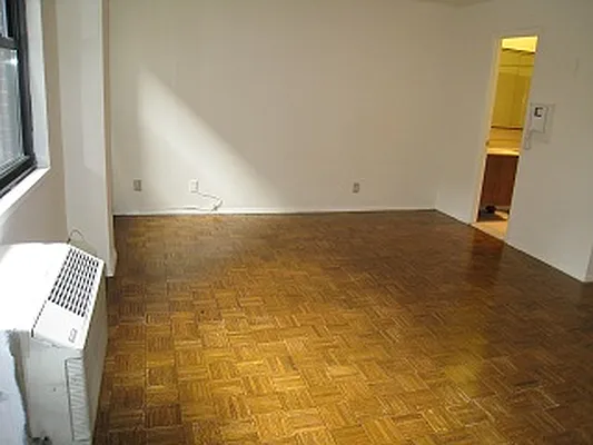 Rented by City Connections Realty | media 53