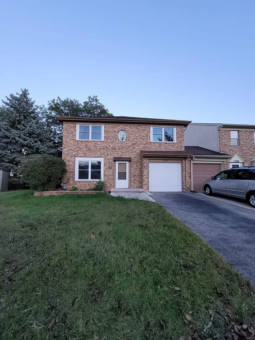 1254 Robin Dr photo 1