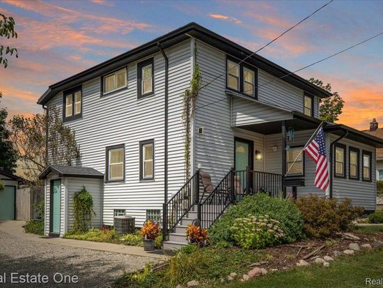 128 S Slater St, Lake Orion, MI 48362