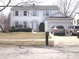 Home for Sale in BUFFALO GROVE, Illinois $439,000