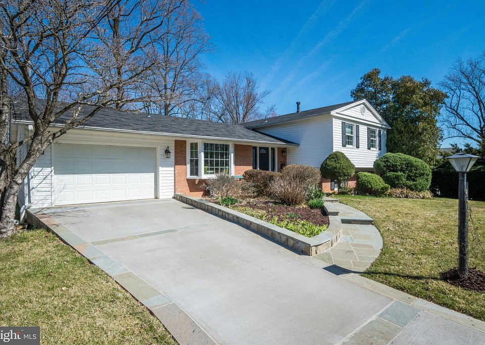1st image of 8610 Canterbury Dr