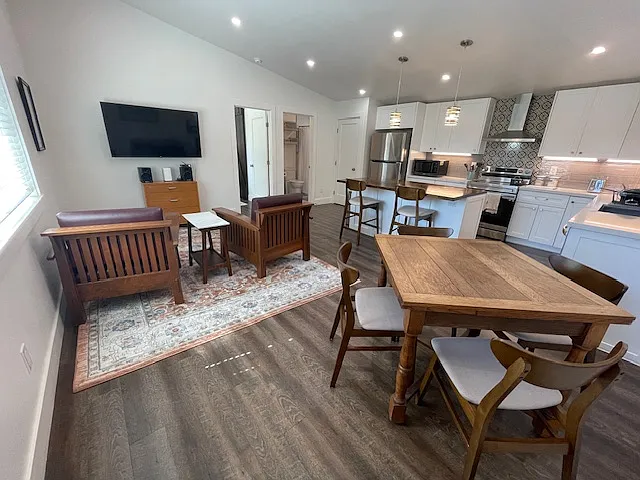230 Scenic Dr — Photo 9