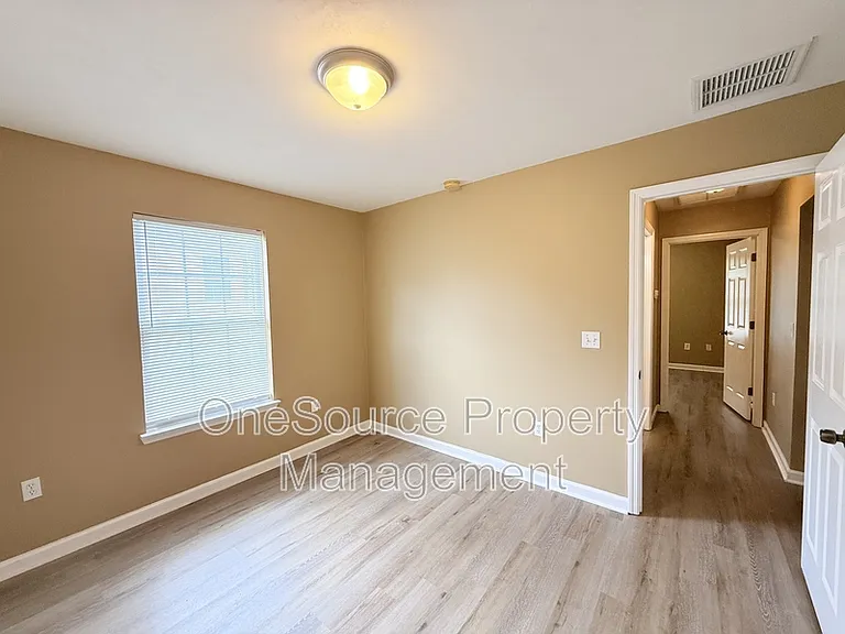 111 N Charles Willis Dr — Photo 16