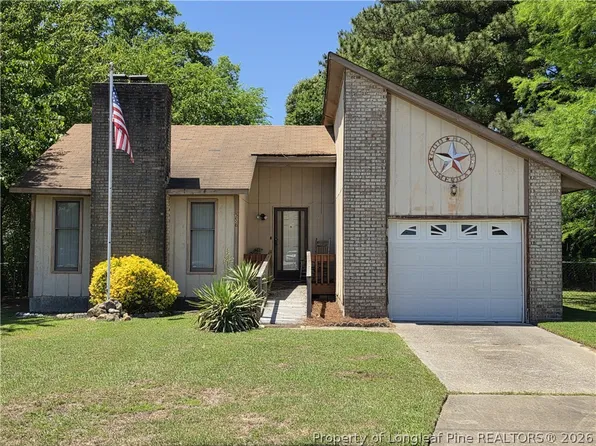 556 Glensford Dr, Fayetteville, NC 28314