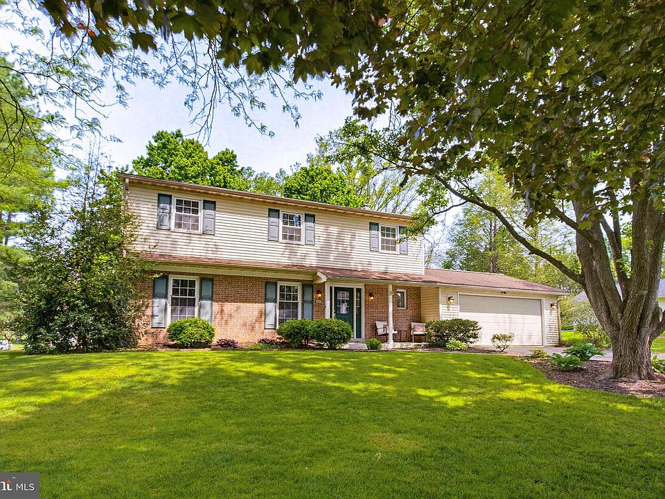 1st image of 35 Pinewood Ave