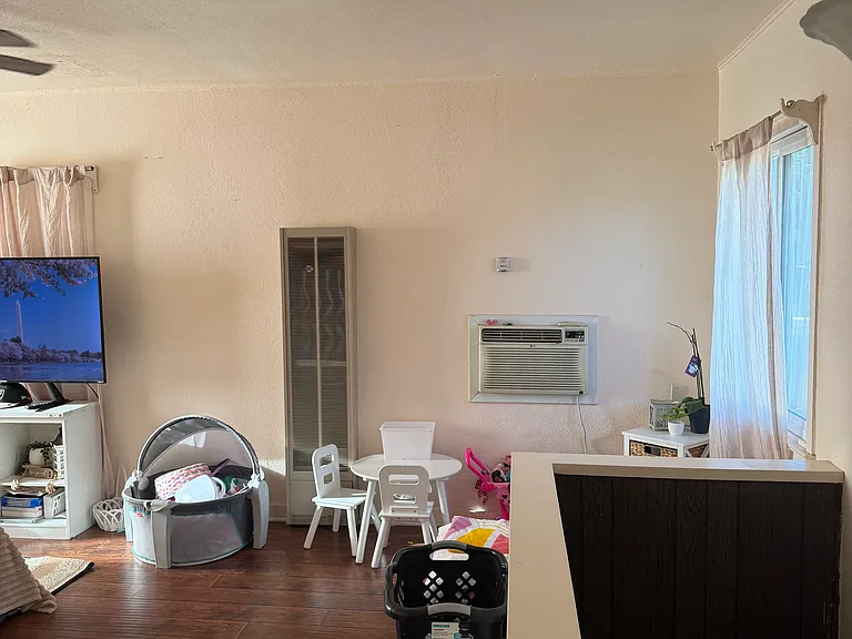 140 S Harvard Ave #1/2 — Photo 2
