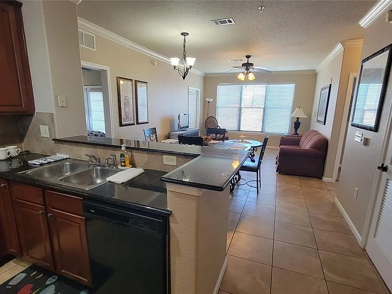 914 Charo Pkwy #123 — Photo 6
