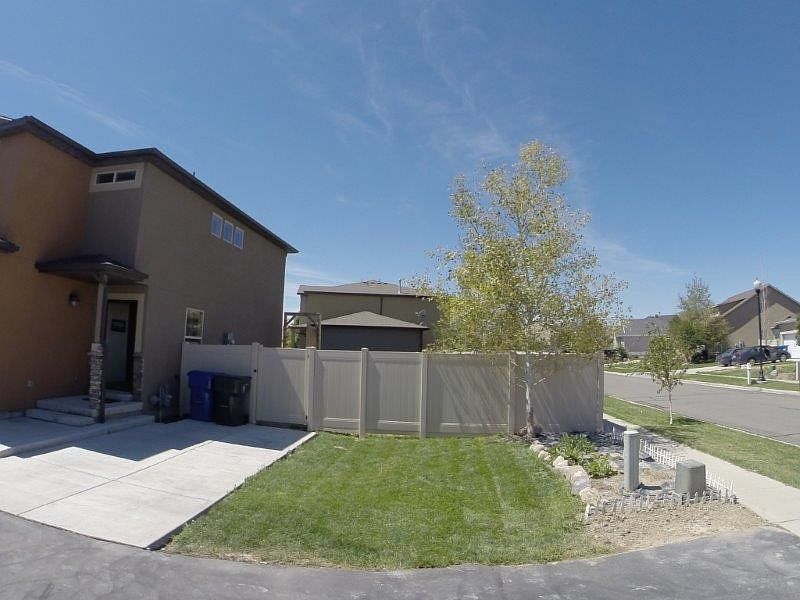 1st image of 589 W Goldenrod Way