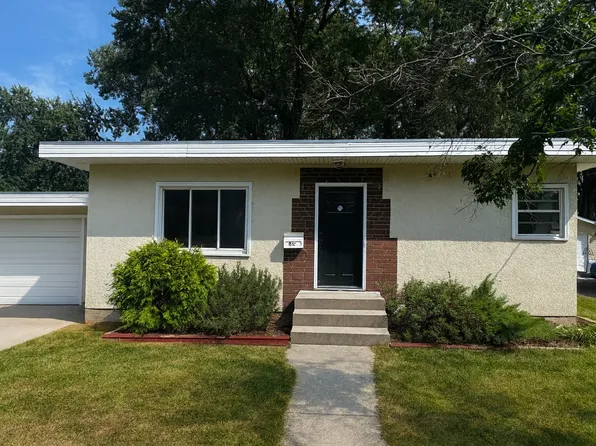 833 7th Ave NW, New Brighton, MN 55112