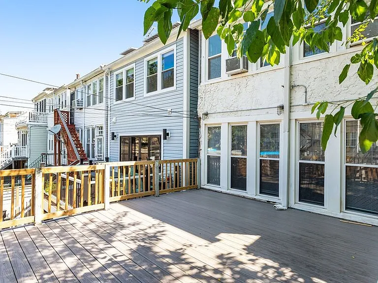 821 Kentucky Ave SE — Photo 53