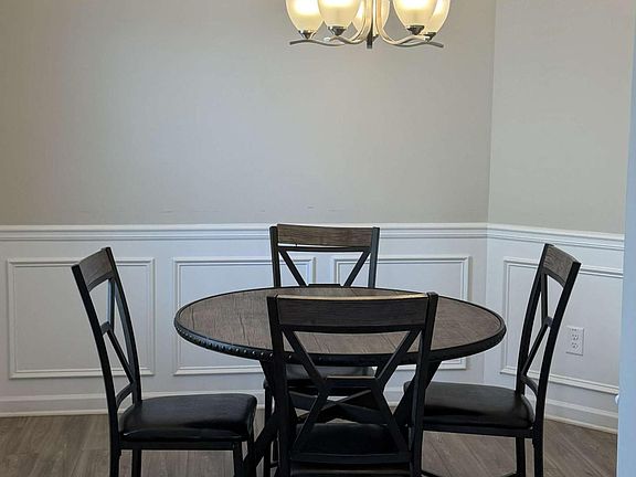 3rd image of 329 Melody Ln NE