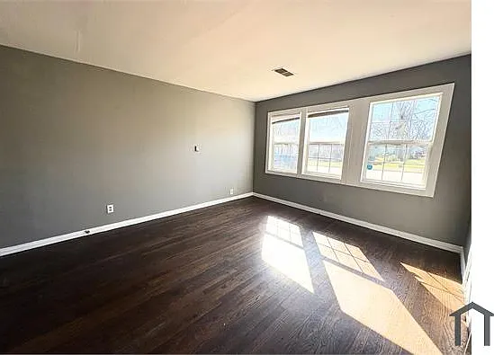 3 bed, 1119 sqft, $1,050 — Photo 2