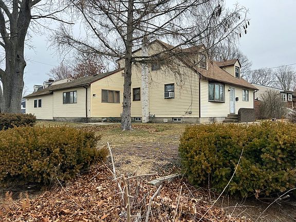 3rd image of 31 W Willow St