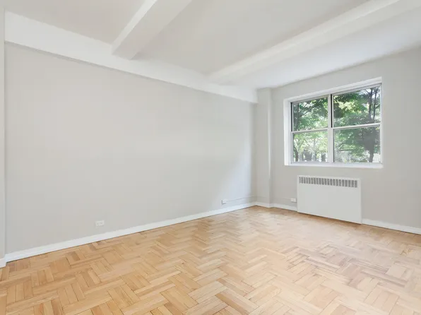 500 Grand Street image 1 of 5