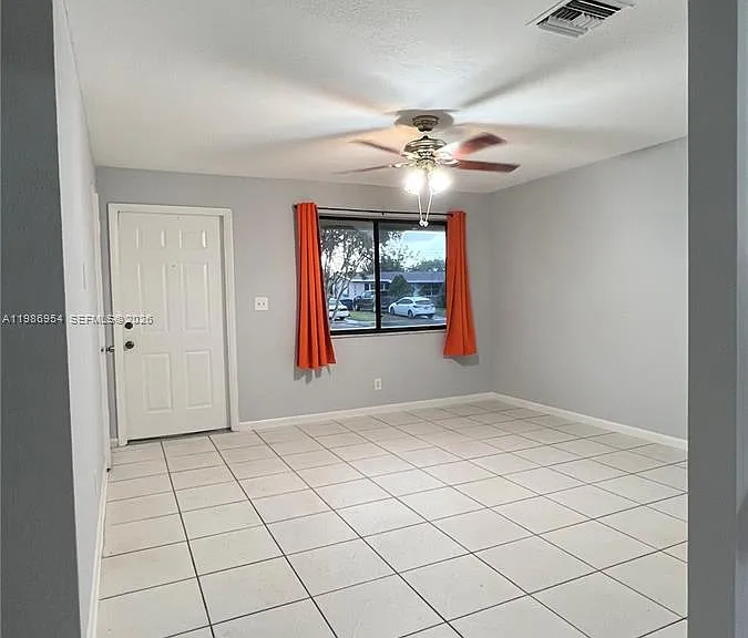 5048 SW 92nd Ter #5048 — Photo 2