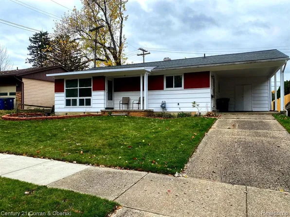 2269 S Circle Dr, Ann Arbor, MI 48103