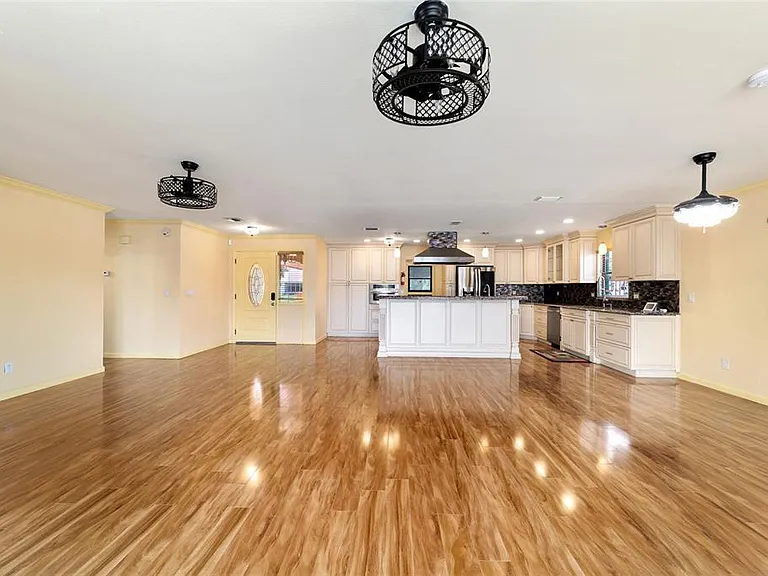 5330 Kings Ct — Photo 29