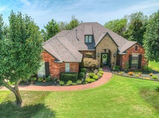 3301 Amberwood Cir, Edmond, OK 73003