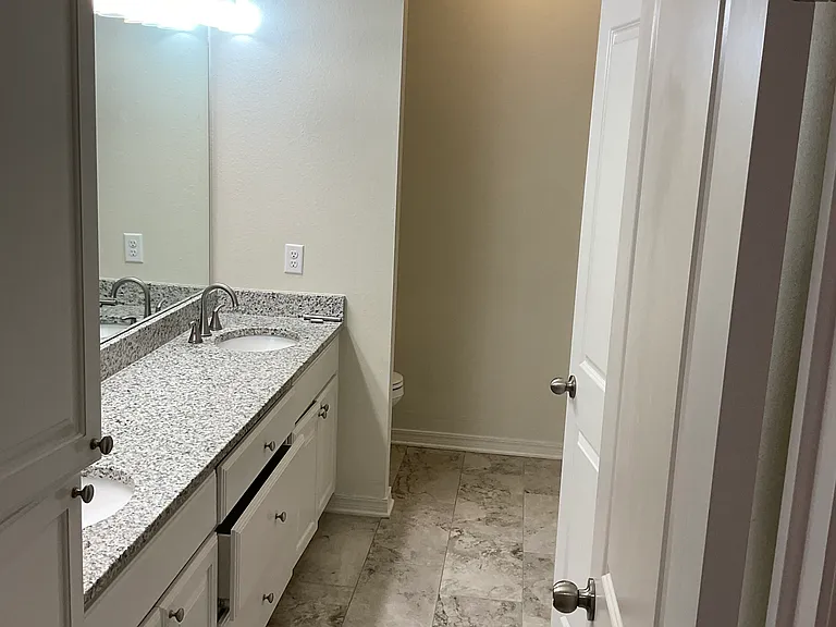 410 Myra Lynn Ln — Photo 7