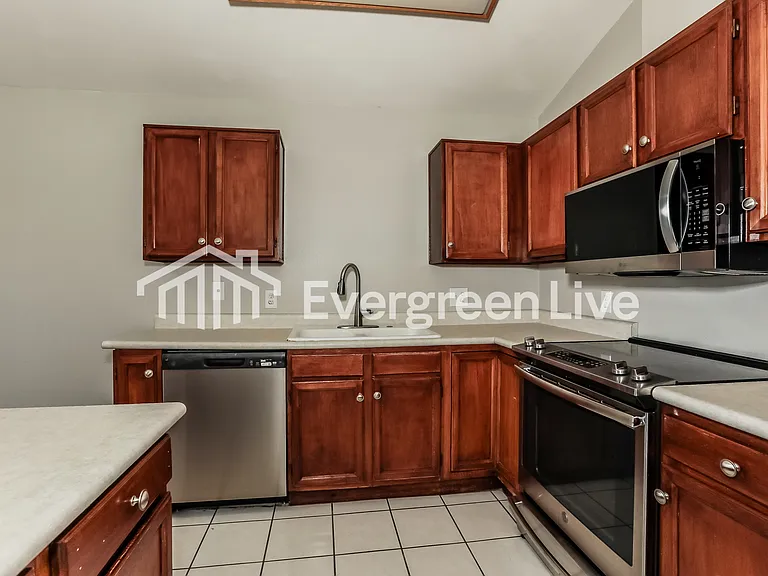 921 S Val Vista Dr — Photo 6