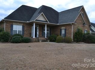 102 Falling Leaf Ln, Elgin, SC 29045