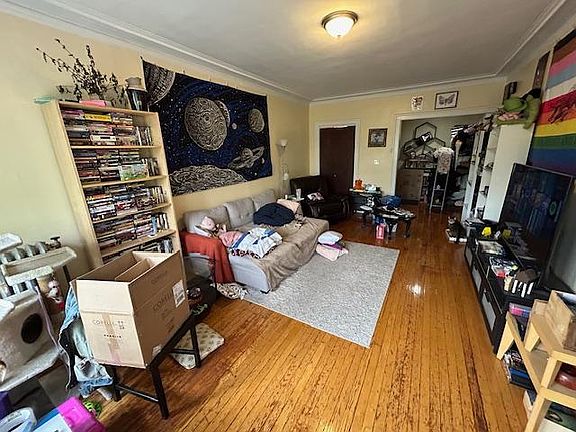 2nd image of 1154 W Lunt Ave APT 318