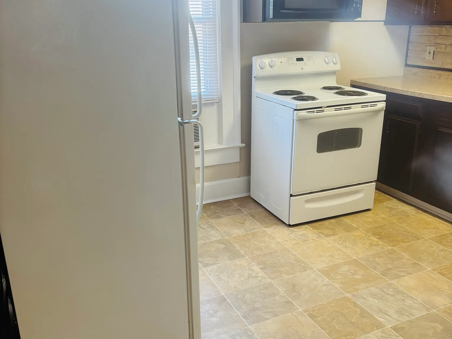 2 bed, $935 — Photo 2